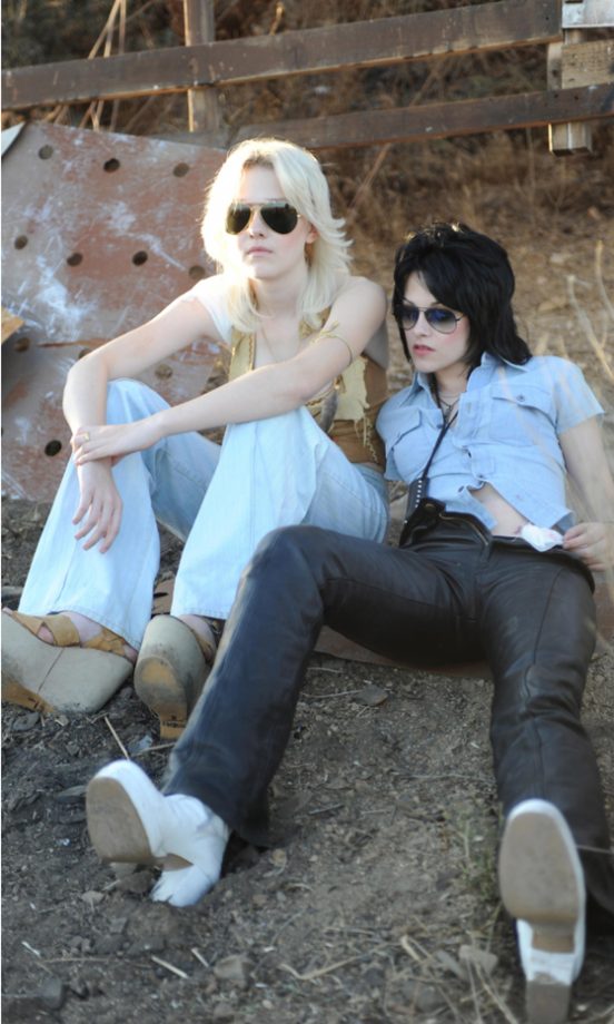 Kristen Stewart And Dakota Fanning Do '70s Style In The Runaways
