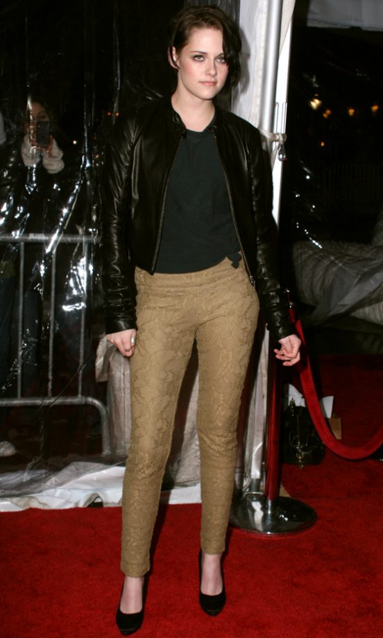 Kristen Stewart In Burberry Trousers At The NYC Premiere Of Robert Pattinson's Film, Remember Me, 2010