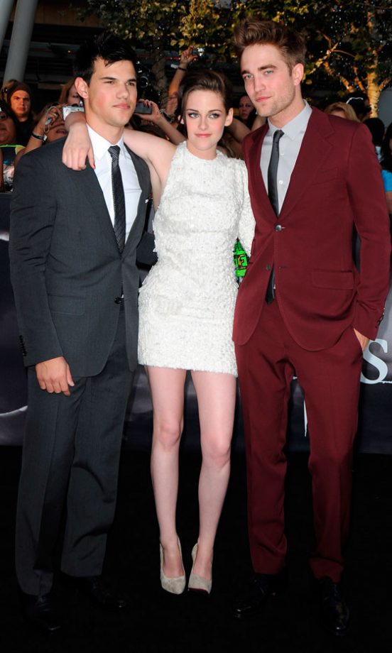 Kristen Stewart Poses With Taylor Lautner And Rob Pattinson At The LA Premiere Of Eclipse, June 2010