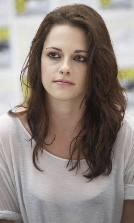 Kristen Stewart Looks Casual But Stunning At The Twilight Saga: Breaking Dawn, Part 1 Film Photocall, July 2011