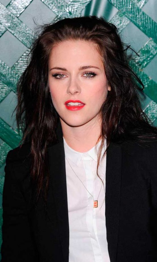 Kristen Stewart Goes For The Vamp Look With Her Dark Waves And Red Lips