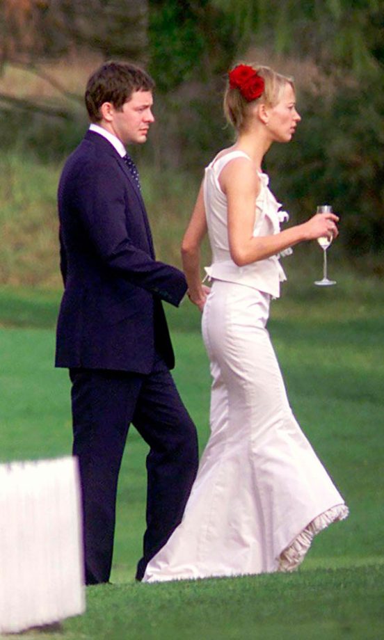 Sara Cox Married Jon Carter In Ireland, Wearing A Dress By Vivienne Westwood And Red Flower Hairpiece, October 2001