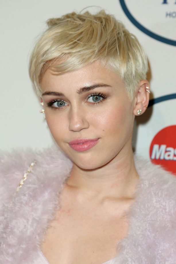 Miley Cyrus Makes Her Pixie Crop Platinum Blonde