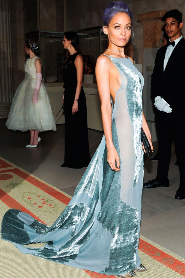 Nicole Richie Opts For A Backless Velvet Donna Karen Gown At The Met Gala, 2014