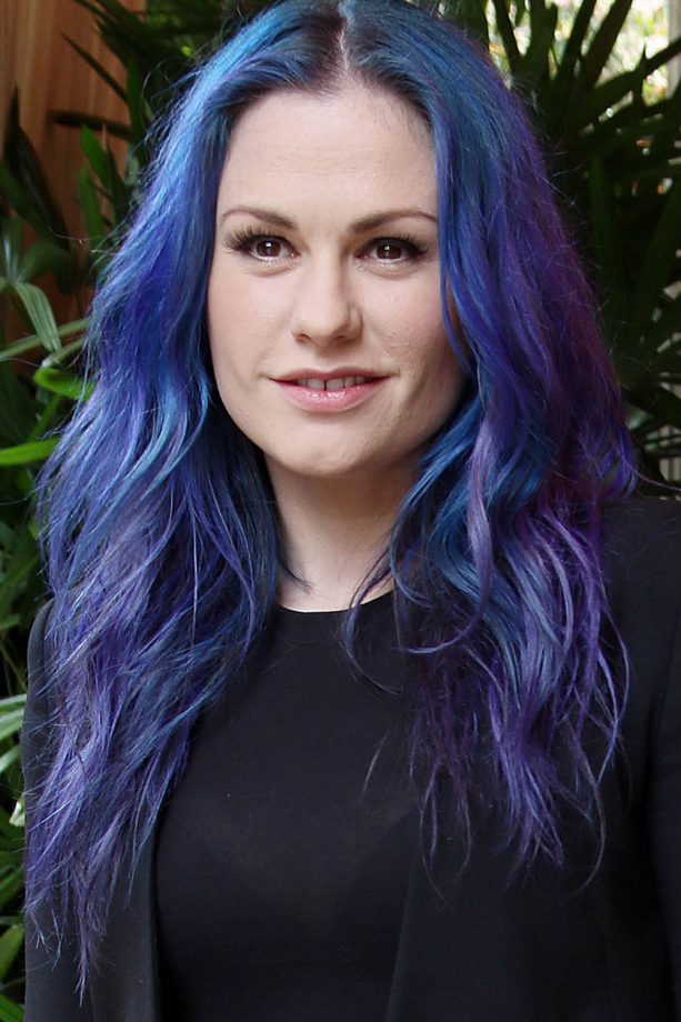 Anna Paquin Goes Bold With Blue And Purple Hair At The 'True Blood' LA Photocall, 2014