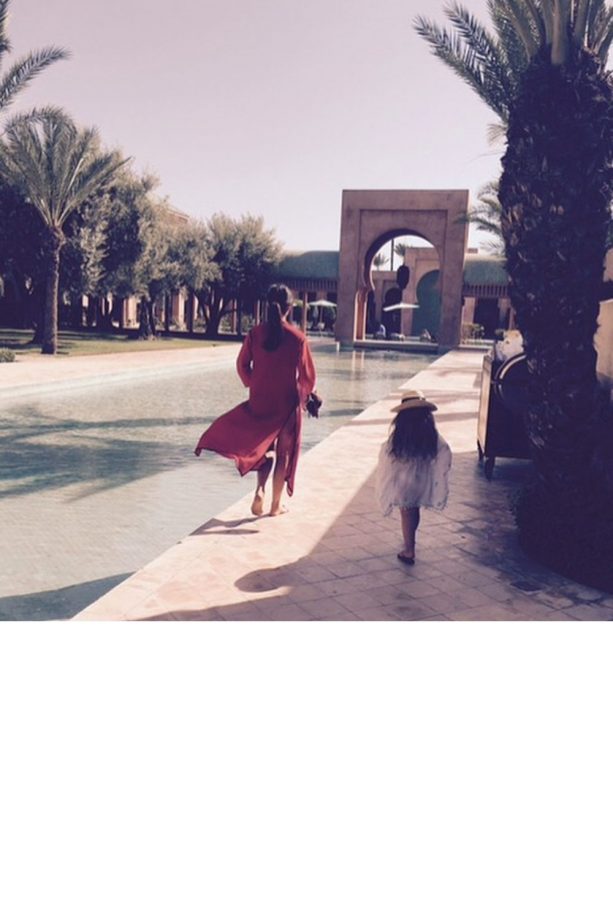 Victoria And Harper Beckham Wear Matching Kaftan's To The Poolside In Morocco, 2015