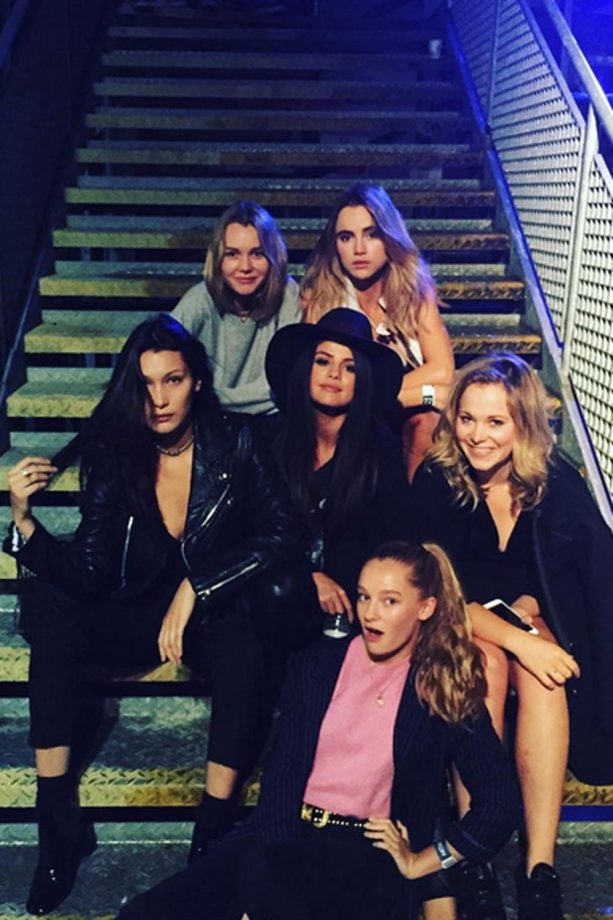 Selena Gomez, Suki Waterhouse, Emmy Waterhouse, Poppy Jamie and Selena Gomez, Just Chilling