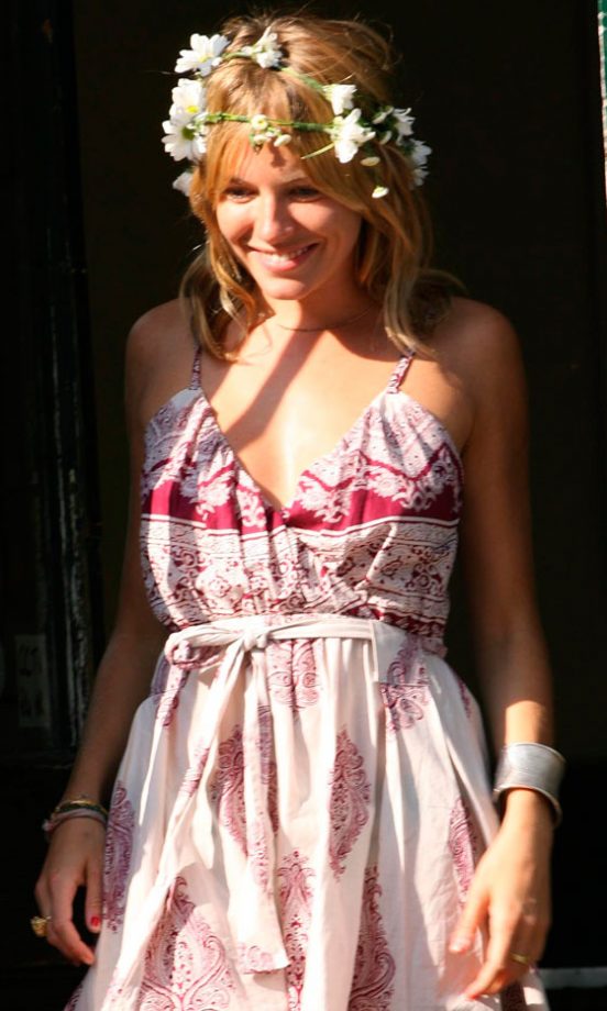 Sienna Miller Accessorises With Flowers, Notting Hill, 2007