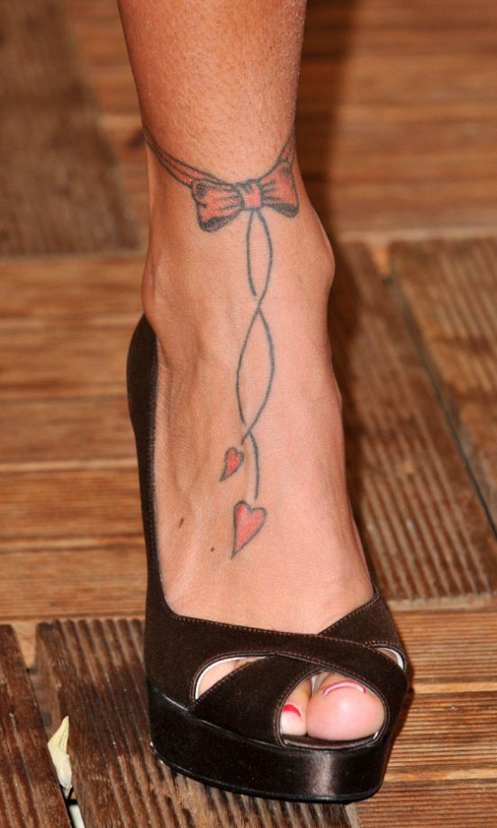 Katie Price's Ankle Ribbon, 2009