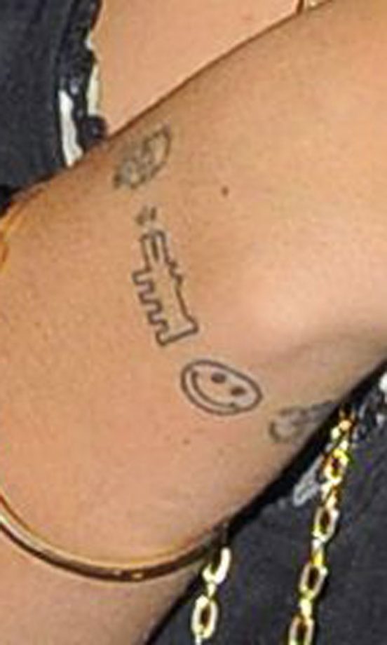 Lily Allen's Cutesy Symbols, 2009