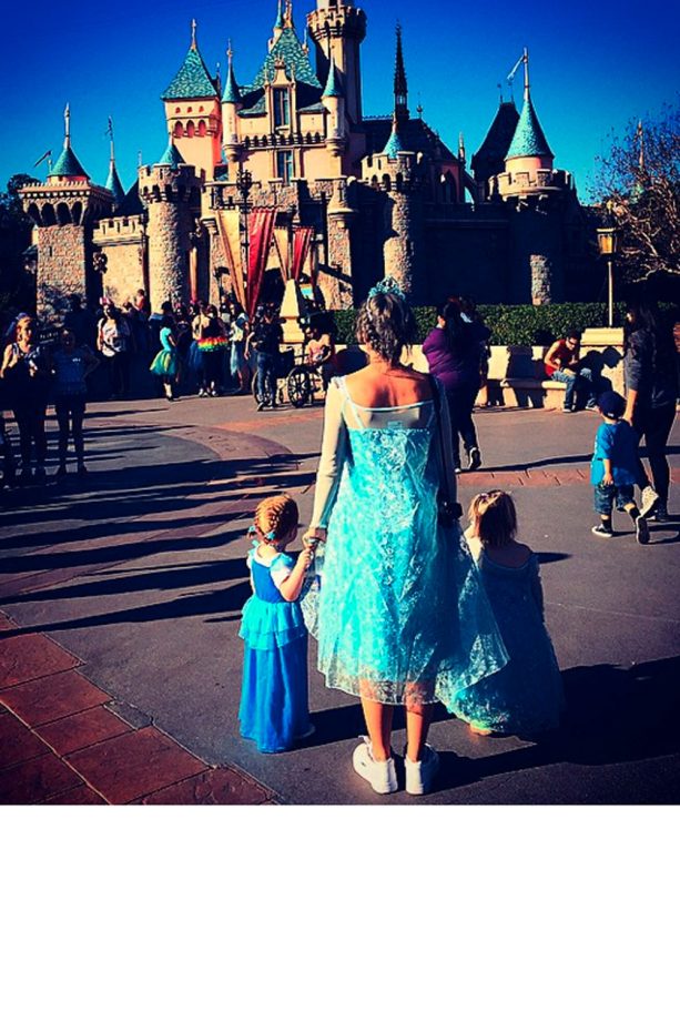 Lily Allen Takes Her Two Little Princesses Ethel Mary And Marnie Rose To Disneyland, 2015
