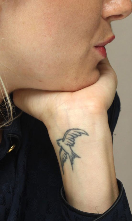 Sienna Miller's Swallow Tattoo, 2009