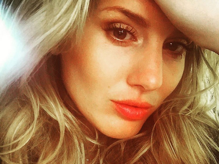 Caggie Dunlop's Gorgeous Pout Creates Confusion On Instagram, 2015