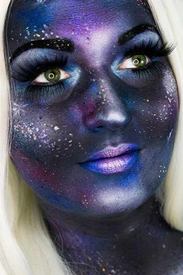 Galaxy Girl, by @hellojuliagraf