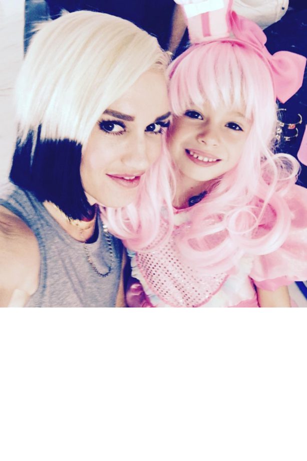 Gwen Stefani Poses With Niece Stella In This Adorable Snap, 2015