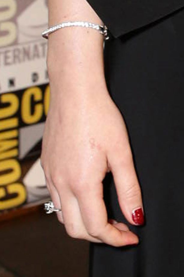 Jennifer Lawrence Unveils A Scar-Coloured Tattoo At Comic-Con, 2015
