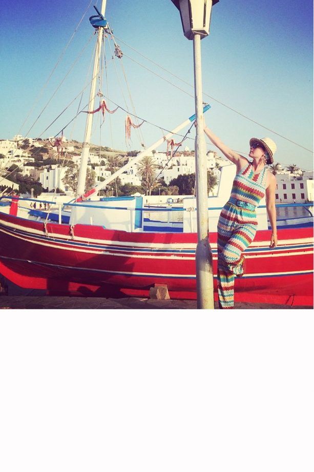 Katy Perry Looks Chic In Stripes As She Poses By The Mykonos Harbour, 2015