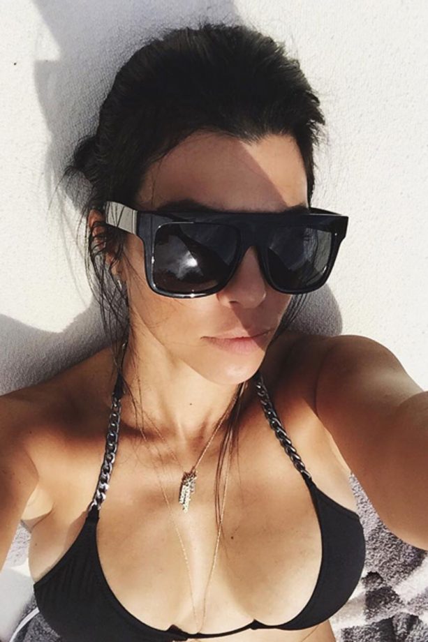 Kourtney Kardashian Snaps A Cheeky Instagram Selfie, 2015