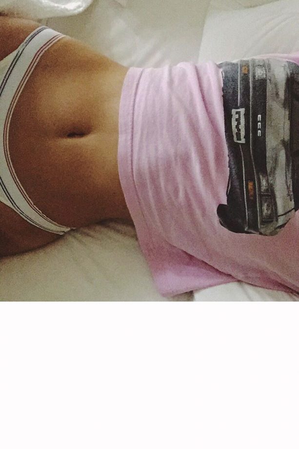 Kendall Jenner Works Boy-Inspired Knickers And A Tee In Bed As She Flashes *Those* Abs, 2015