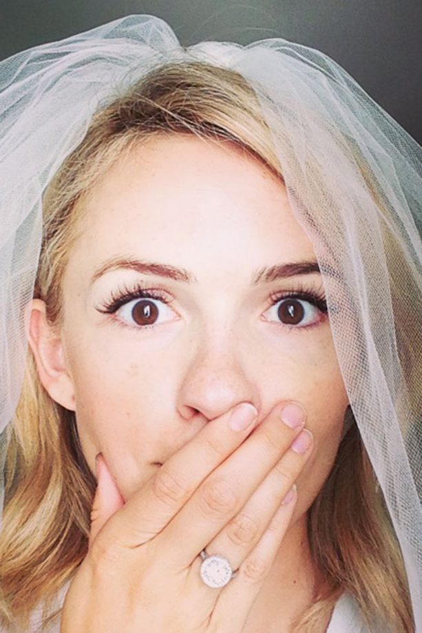 The Carrie Diaries' Lindsey Gort Flaunts Her Mega Engagement Rock, 2015