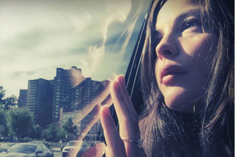 Liv Tyler Shows Off Diamond Engagement Ring In An Arty Insta Selfie