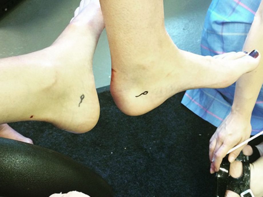 Mandy Moore Shows Off Her Funny Ankle Tattoo, 2015