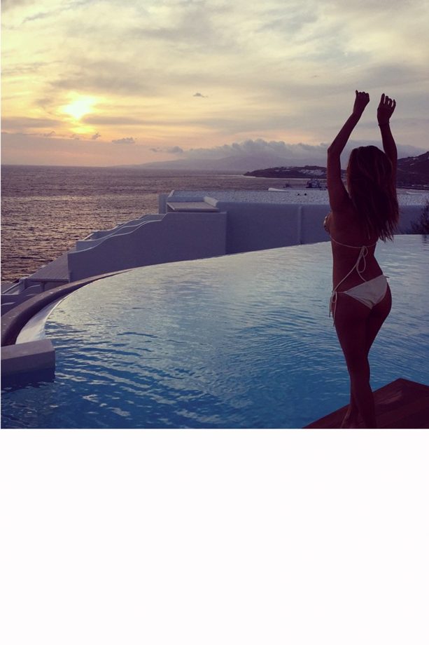 Nicole Scherzinger Admires The Sunset On Her Vacation To Mykonos, 2015