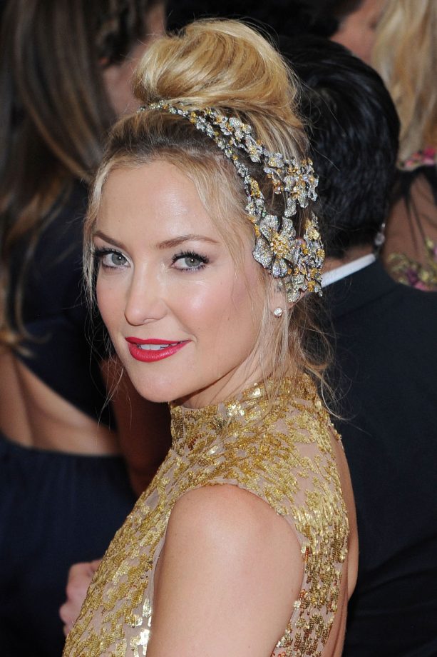 Kate Hudson Shows Us There Is No Such Thing As Too Much Glamour, 2015