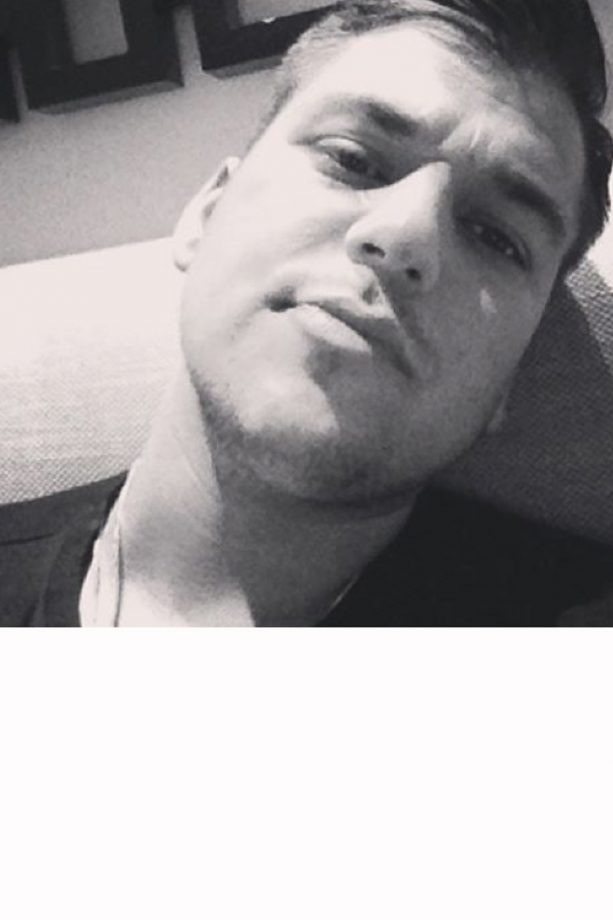 Rob Kardashian Takes A Rare Selfie For Instagram And Looks Noticeably Slimmer, 2015