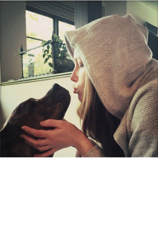 Jessica Biel Shares A Birthday Smooch With Her Dog Tina, 2015