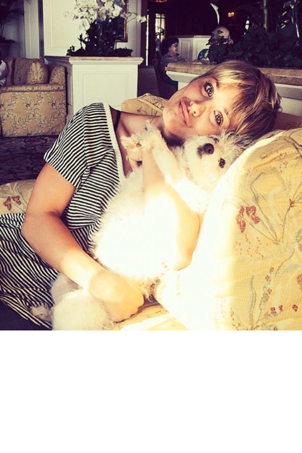 Kaley Cuoco Shares This Pic Of Her With Dog Ruby, 2014