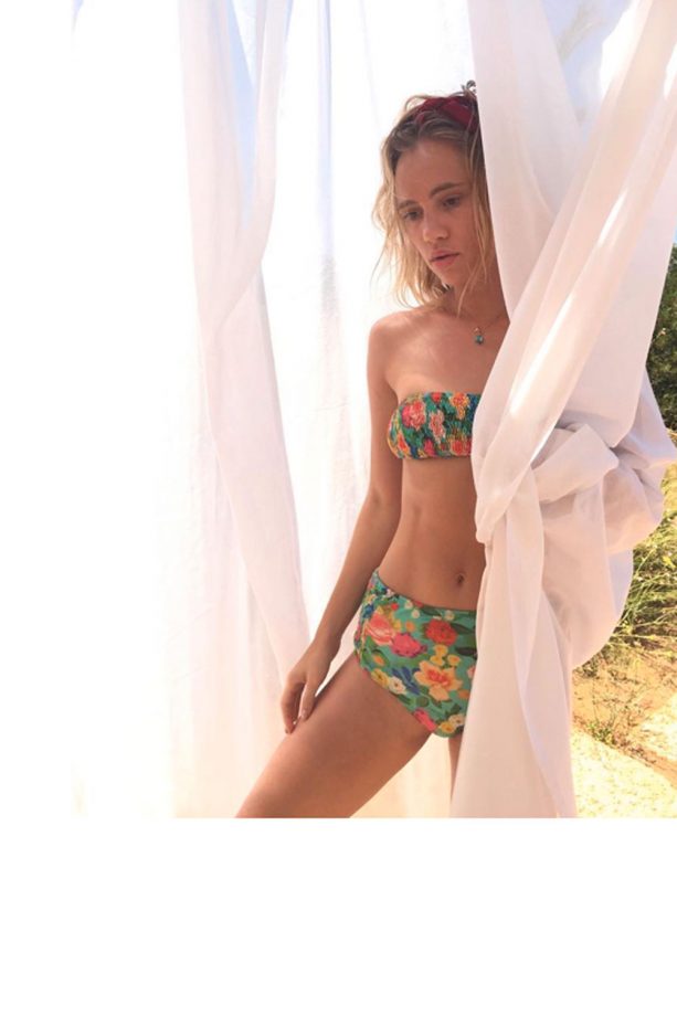 Suki Waterhouse In A Floral Bikini, 2015