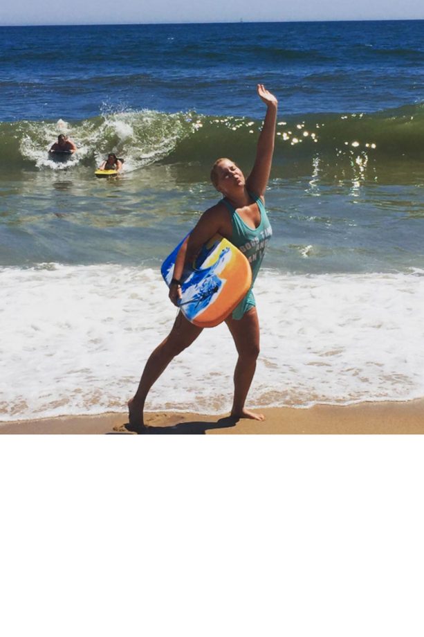 Amy Schumer Poses Proudly With Her Surfboard, 2015