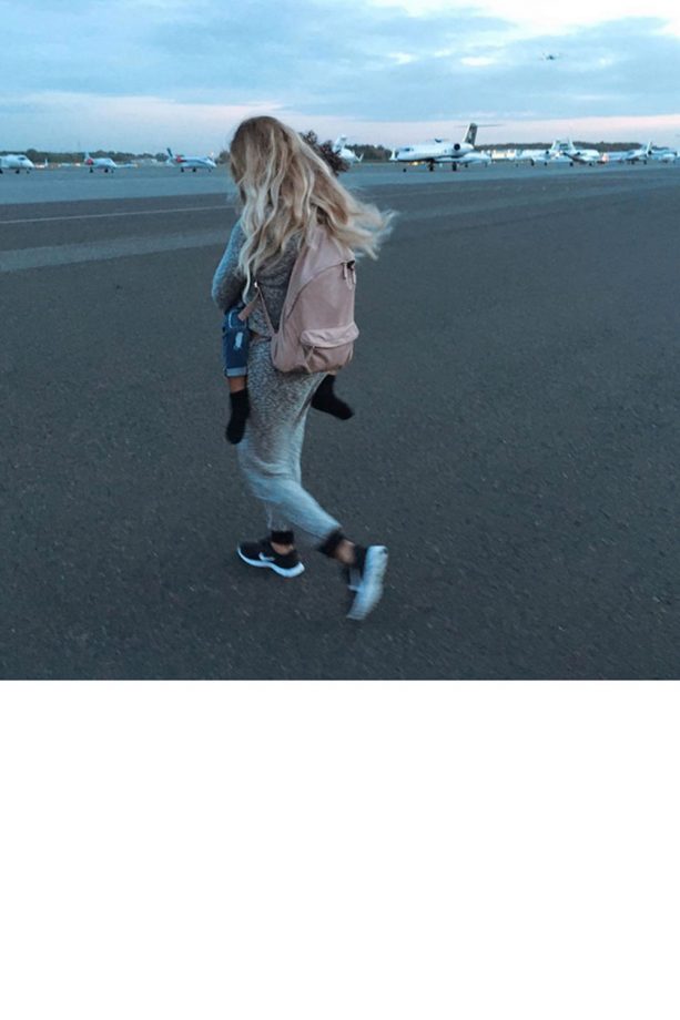 Beyoncé Carries A Tired Blue Ivy Across The Tarmac As She Boards A Flight, 2015