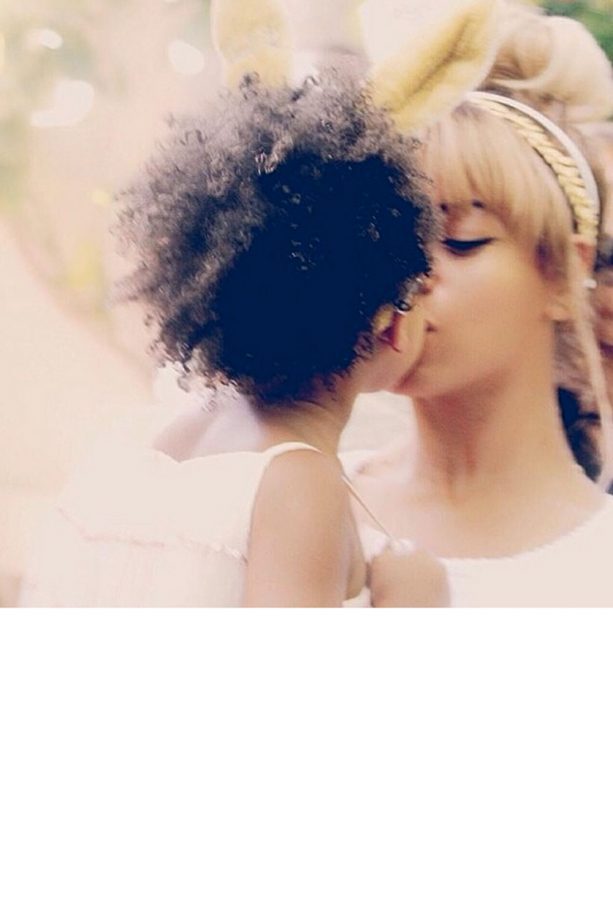 Beyoncé Shares A Kiss With Blue Ivy, 2014