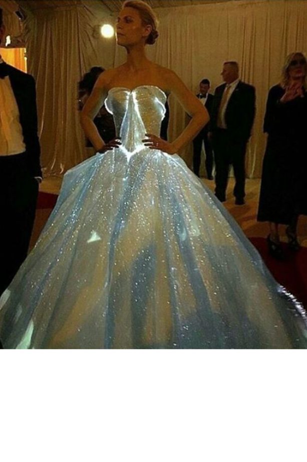 Claire Danes In Her Zac Posen Light Up Dress