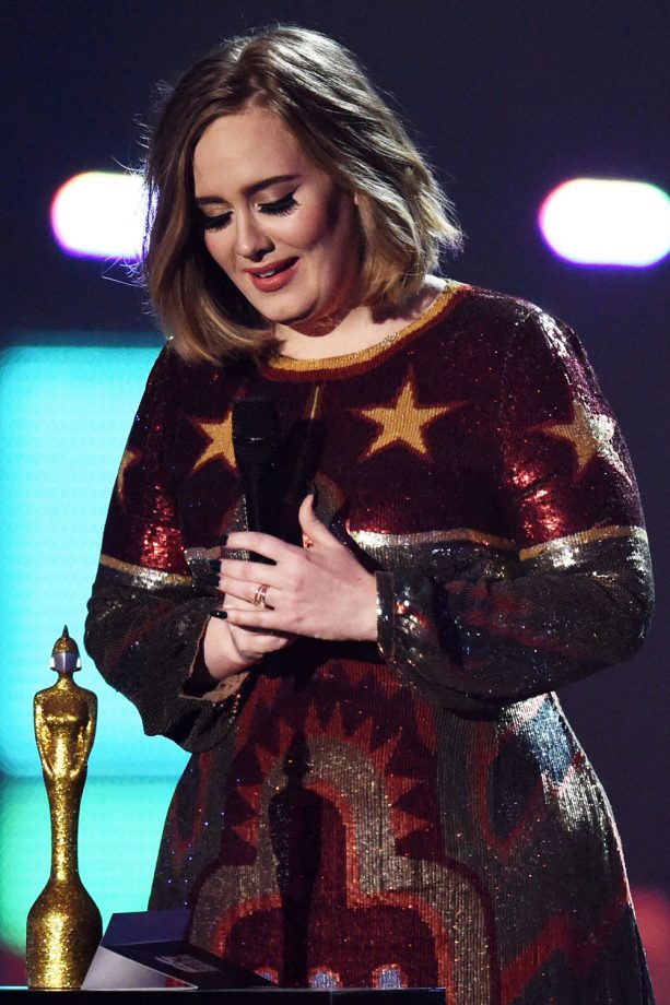 Adele Sparks Rumours Of A Weddng After Flashing Two Sparkling Rings On Her Ring Finger, 2016