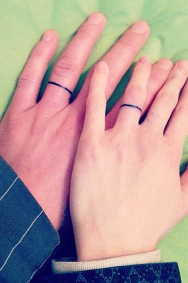 Keep It Simple With These Black Bands