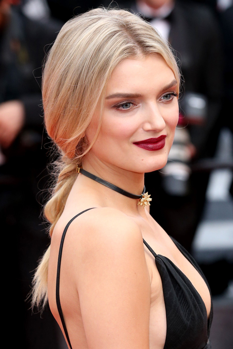 Lily Donaldson Channels The 90s With Burgundy Lips