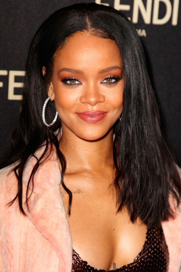 Rihanna Working A Mid Length Blunt Chop With Sun-kissed Make Up, 2015