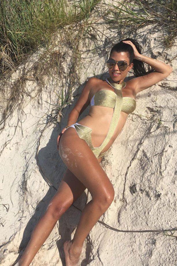 Kourtney Kardashian Looking Super Glam In This Gold Number, 2016