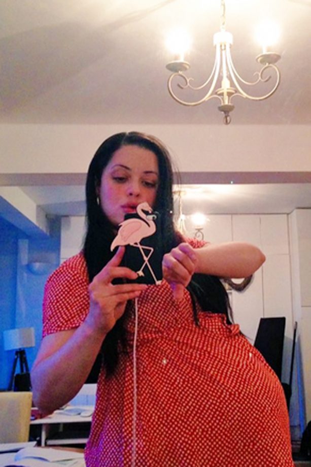 S Club 7's Tina Barrett Shows Off Her HUGE Baby Bump As She Tweets She's 'Ready To Pop', 2016