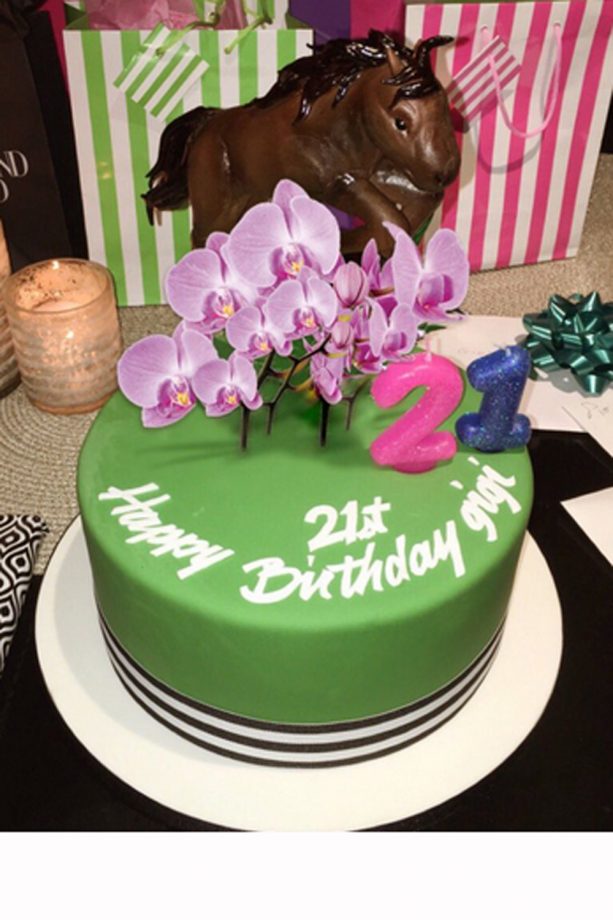 Gigi Hadid Posts A Photo Of Her 21st Birthday Cake From Boyfriend Zayn Malik, 2016