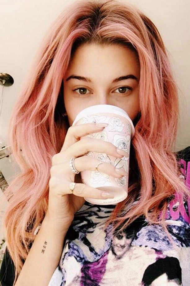 Hailey Baldwin Debuts New Candyfloss Coloured Hair On Her Instagram