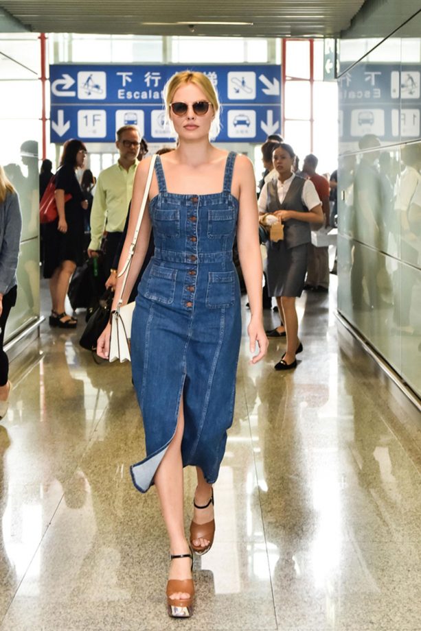 Margot Robbie at the Beijing Capital International Airport, 2016