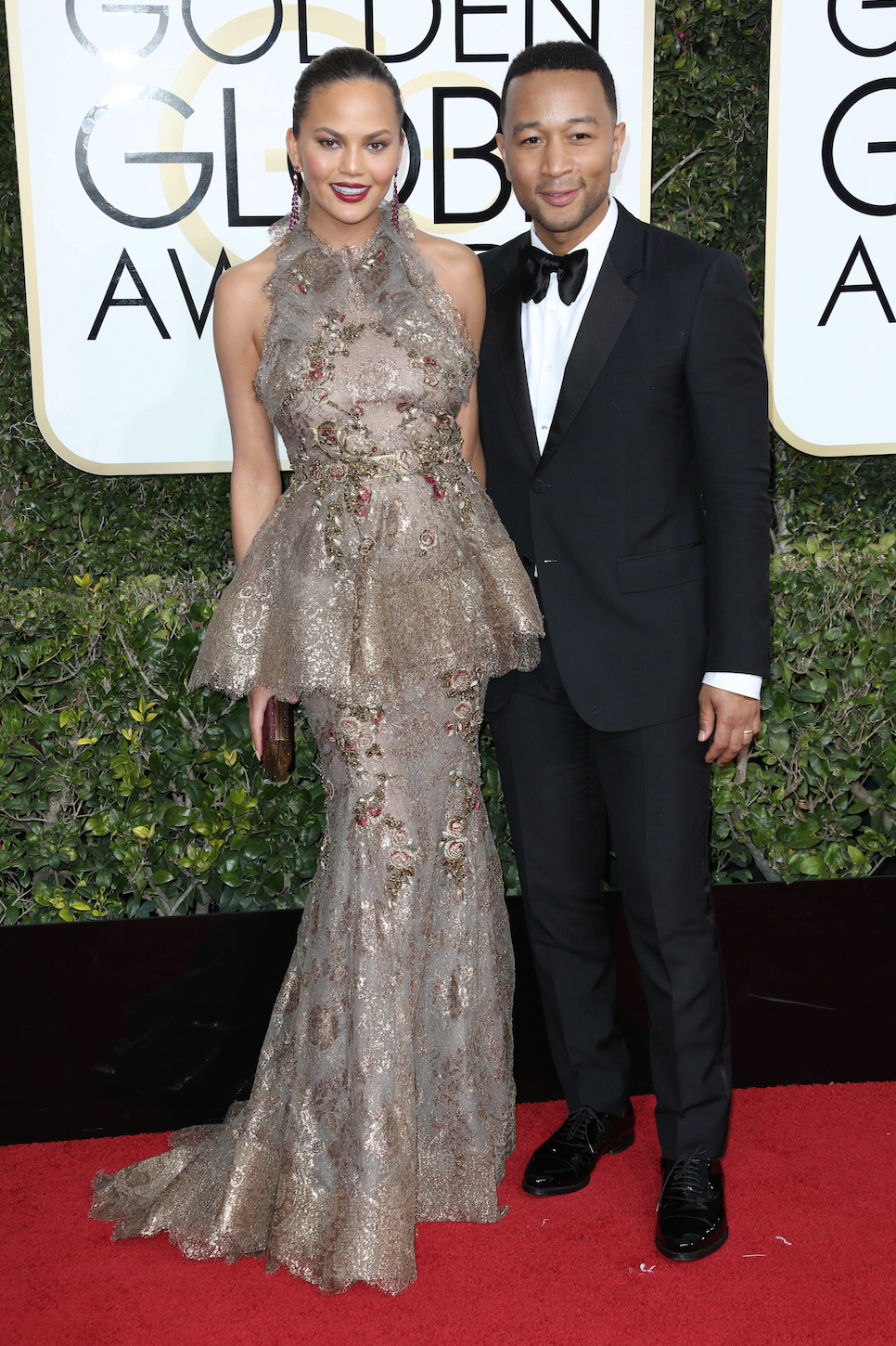 Chrissy Teigen And John Legend Are Goals On The Golden Globes Red Carpet Look Magazine