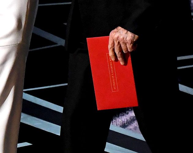 Warren Beatty Wrong Oscars Envelope