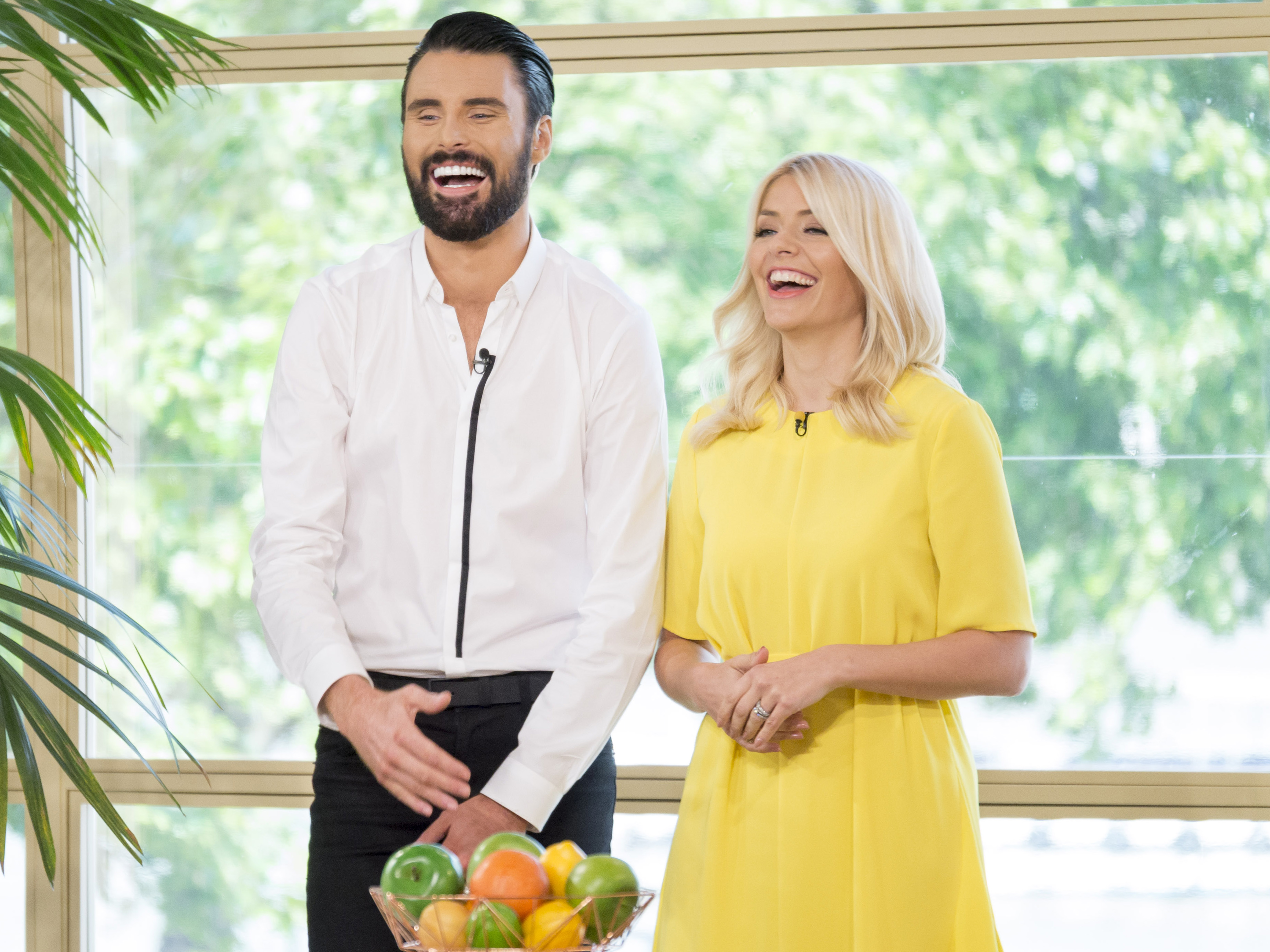Fans Are Stunned As Holly Willoughby Posts Make-Up Free ... - 3688 x 2766 jpeg 1594kB