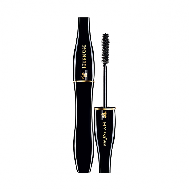 Kourtney Kardashian’s Been Wearing The Same Mascara Since College
