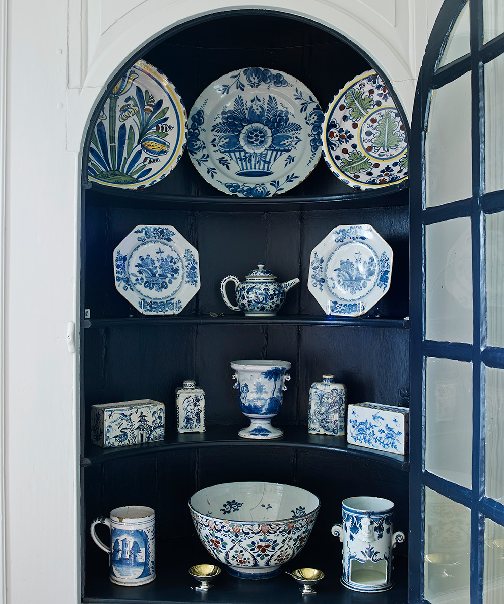Display artwork
